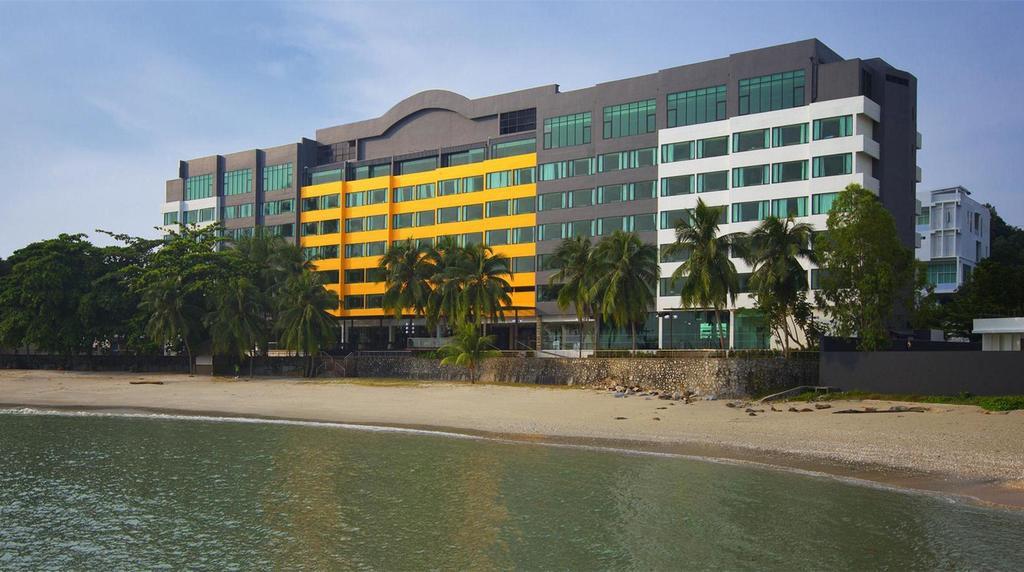 Mercure Penang Beach Tanjung Bungah  Eksteriør billede