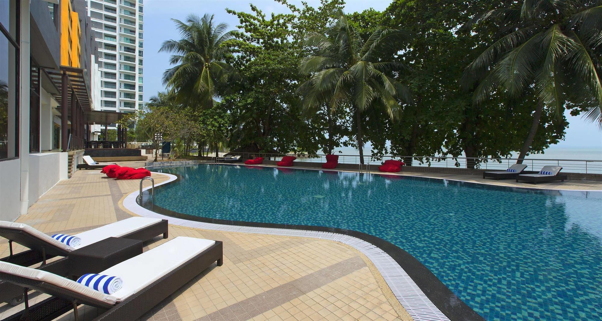 Mercure Penang Beach Tanjung Bungah  Eksteriør billede